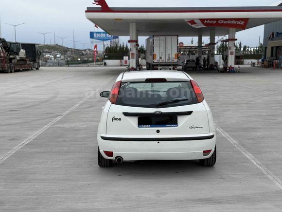 Sahibinden Ford Focus 1.6 Ghia 2002 Model