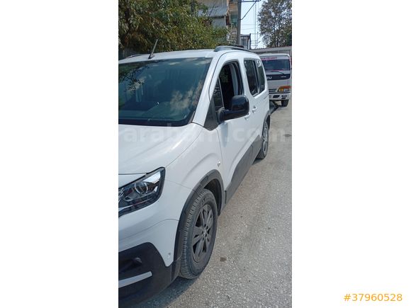 Sahibinden Peugeot Rifter 1.5 BlueHDI Allure 2023 Model Sakarya