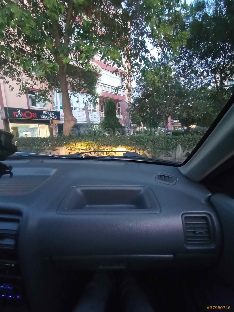 Sahibinden Suzuki Swift 1.3 GLX 2000 Model Kocaeli 197.000 km Beyaz 6