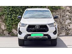 TOYOTA HİLUX 32KM  2025 MODEL 4X2 Hİ KURUS PAKET OTOMATİK DARBESİZ BOYASIZ 05426879824
