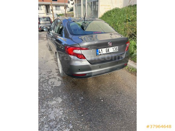 5 yıl garantili yeni  servis bakımlı temiz araç