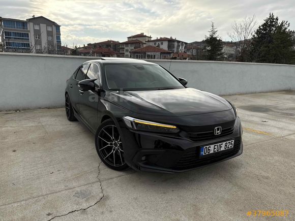 Honda Civic 1.5 182 Hp Düşük Km Hatasız Ful Servis Bakımlı Garaj aracı 