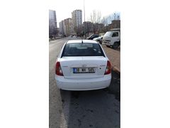 Sahibinden Hyundai Accent Era 1.4 Team 2010 Model  260.000 km Beyaz
