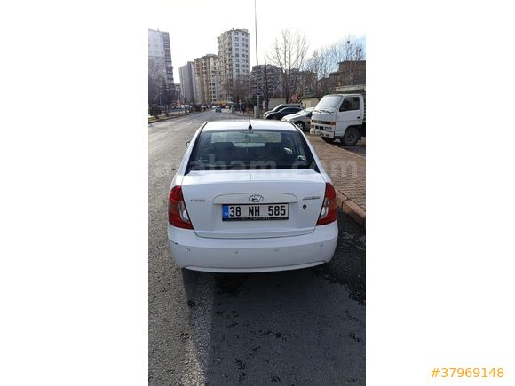 Sahibinden Hyundai Accent Era 1.4 Team 2010 Model  260.000 km Beyaz