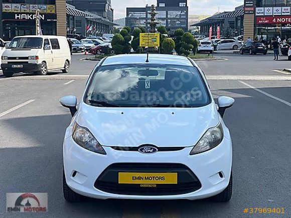 EMİN MOTORS DAN 2012 MODEL FORD FİESTA TREND TEMİZZ BAKIMLII