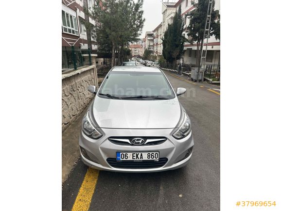 Sahibinden Hyundai Accent Blue 1.6 CRDI Mode 2015 Model  137.000 km Gri (Gümüş)