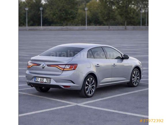 Sahibinden Renault Megane 1.3 TCe Icon 2023 Model 