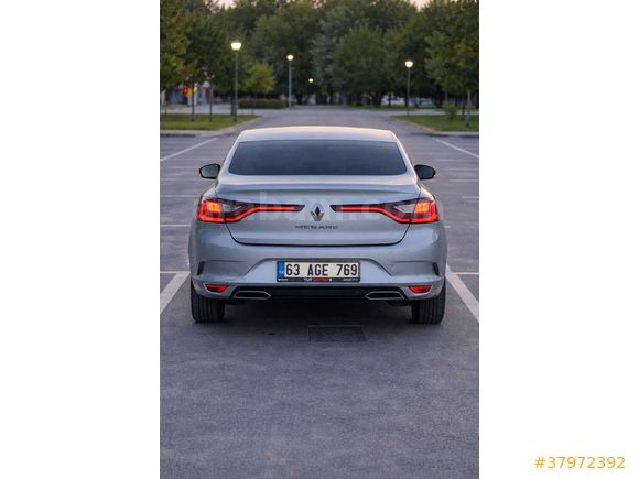 Sahibinden Renault Megane 1.3 TCe Icon 2023 Model 