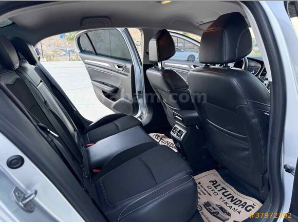 Sahibinden Renault Megane 1.3 TCe Icon 2023 Model 