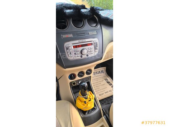 Sahibinden Ford Tourneo Connect 110PS 2010 Model