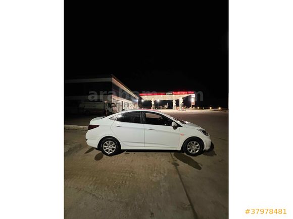 Sahibinden Hyundai Accent Blue 1.6 CRDI Biz 2014 Model  263.000 km Bej