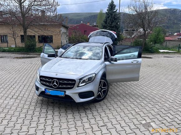 HATASIZ,BOYASIZ,DEĞIŞENSIZ, TRAMERSİZ Mercedes GLA 180 D AMG