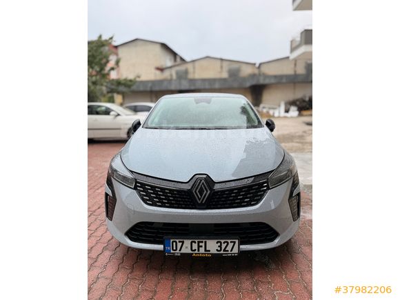 Sahibinden Renault Clio 1.0 TCe Evolution 2025 Model 