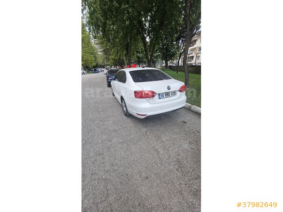 Sahibinden Volkswagen Jetta 1.6 TDi Highline 2012 Model  250.000 km Beyaz