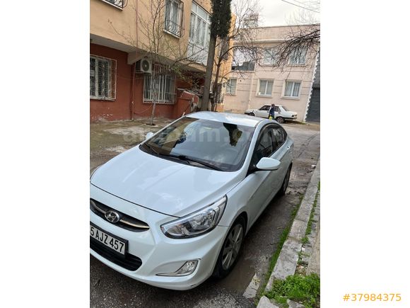 Sahibinden Hyundai Accent Blue 1.6 CRDI Mode Plus 2016 Model İzmir 131000 km Beyaz