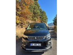 Sahibinden Peugeot Rifter 1.5 BlueHDI Allure 2023 Model