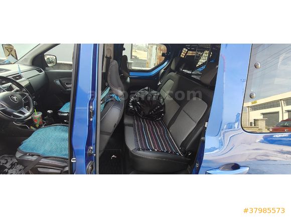 Sahibinden Renault Express Combi 1.5 BlueDCI Touch 2023 Model  73.000 km Lacivert