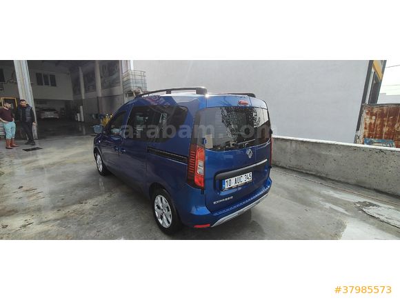 Sahibinden Renault Express Combi 1.5 BlueDCI Touch 2023 Model  73.000 km Lacivert