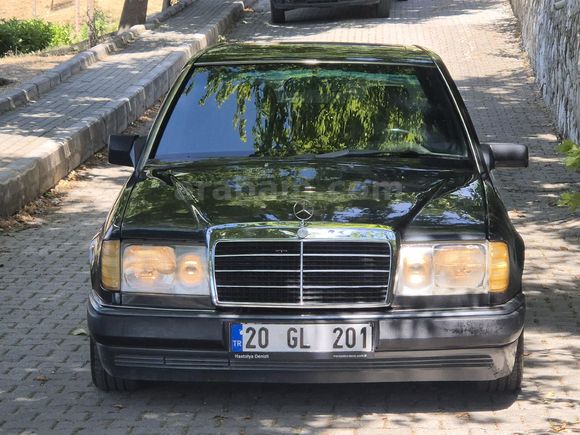Galeriden Mercedes - Benz 200 E 1990 Model İzmir