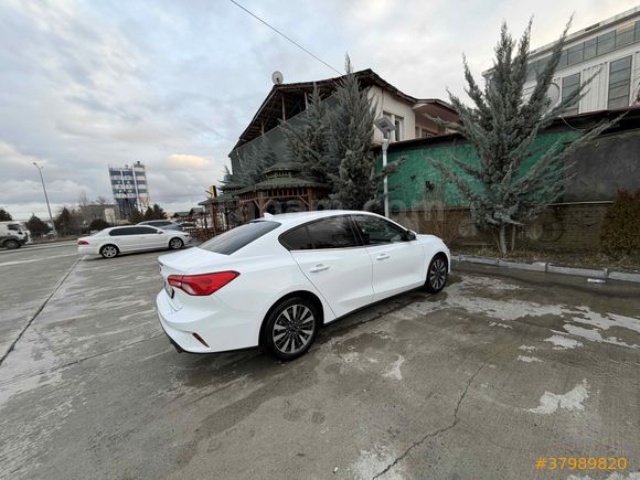 Sahibinden Ford Focus 1.5 TDCi Titanium X 2023 Model 