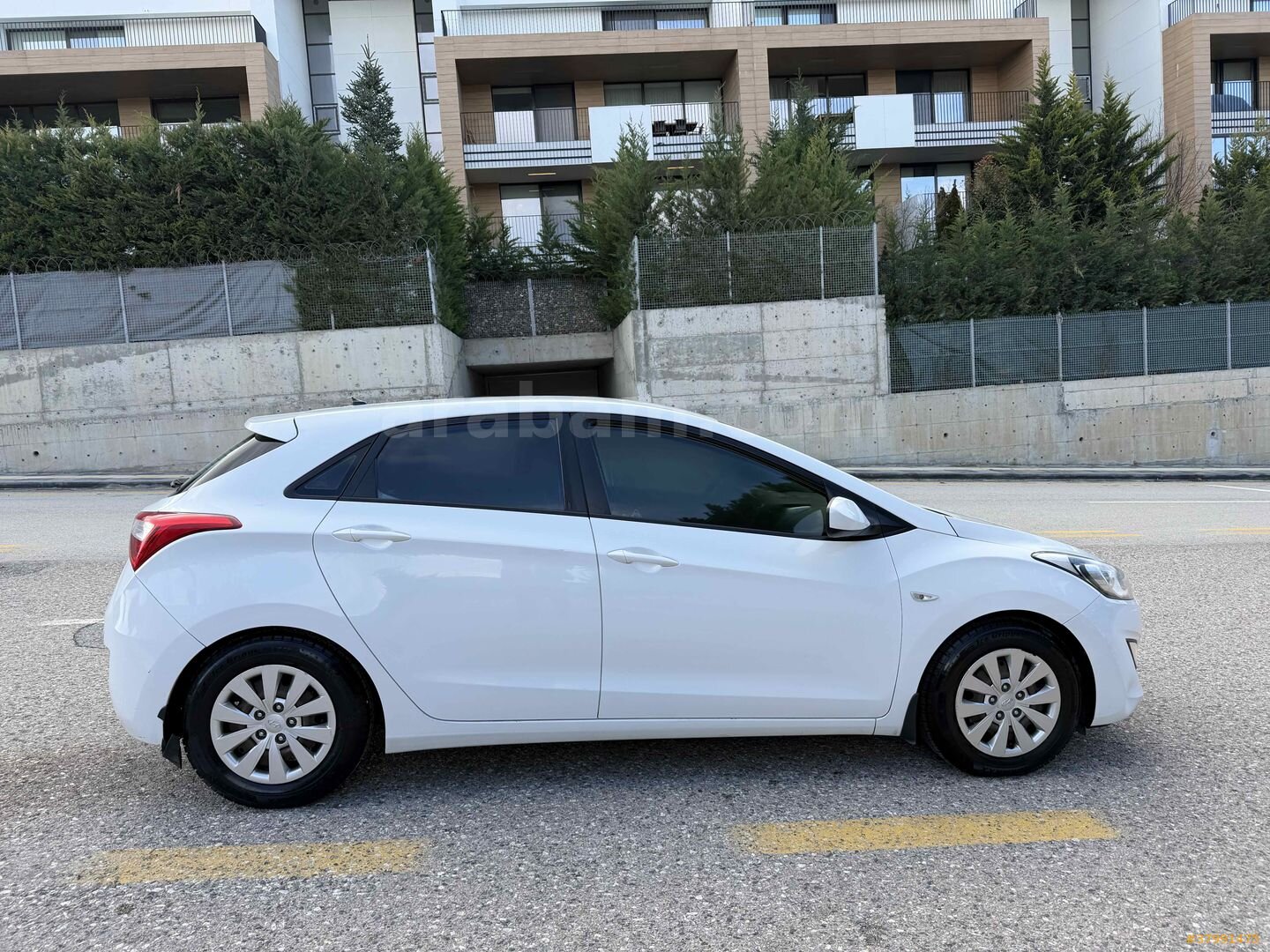 Galeriden Hyundai i30 1.6 CRDi Blue Drive 2015 Model Ankara 216.000 km Beyaz 2