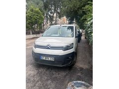 Sahibinden Citroen Berlingo 1.5 BlueHDI Feel Bold 2024 Model  70.000 km Beyaz