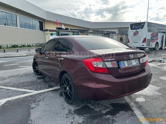 Sahibinden Honda Civic 1.6 i-VTEC ECO Elegance 2015 Model  237.000 km Bordo