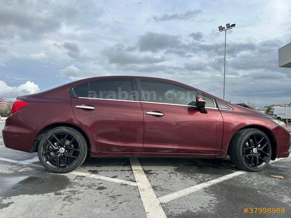Sahibinden Honda Civic 1.6 i-VTEC ECO Elegance 2015 Model  237.000 km Bordo