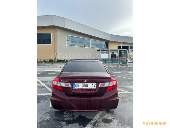 Sahibinden Honda Civic 1.6 i-VTEC ECO Elegance 2015 Model  237.000 km Bordo