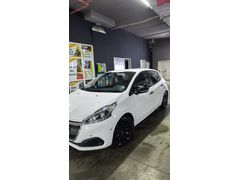 Sahibinden Peugeot 208 1.2 PureTech Access Etg5 2015 Model  156.000 km Beyaz
