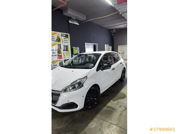 Sahibinden Peugeot 208 1.2 PureTech Access Etg5 2015 Model  156.000 km Beyaz