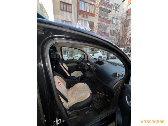 Sahibinden Renault Kangoo Multix 1.5 dCi Privilege 2011 Model