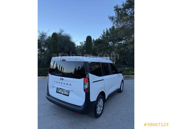 Sahibinden Ford Tourneo Courier 1.5 EcoBlue Titanium 2024 Model 