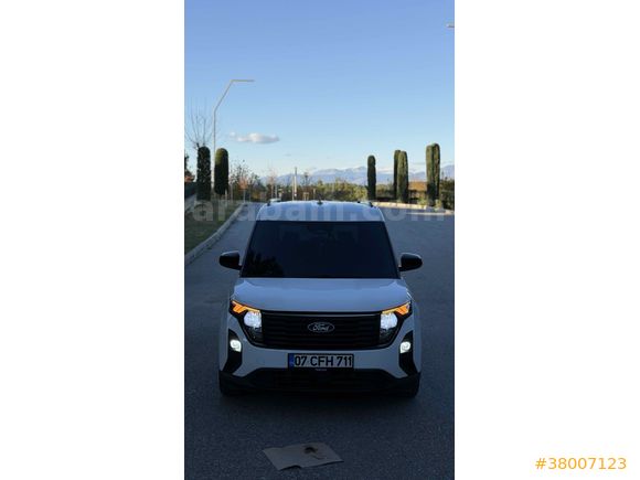 Sahibinden Ford Tourneo Courier 1.5 EcoBlue Titanium 2024 Model 