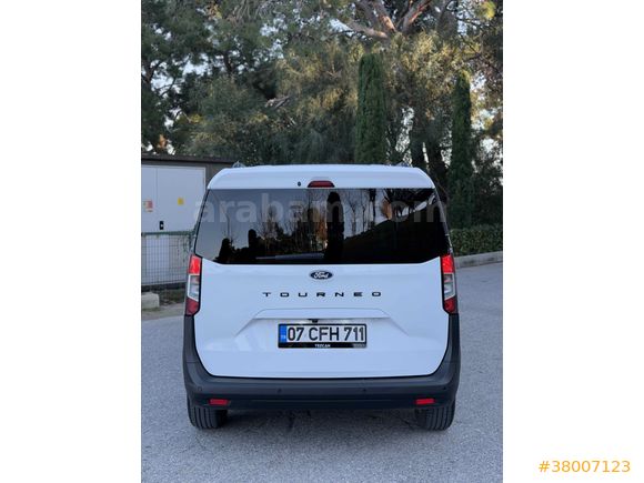 Sahibinden Ford Tourneo Courier 1.5 EcoBlue Titanium 2024 Model 