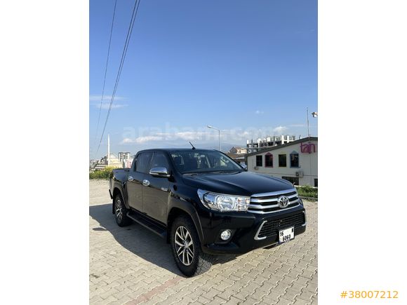 Sahibinden Toyota Hilux 2.4 D-4D 4x2 Adventure 2016 Model Siyah