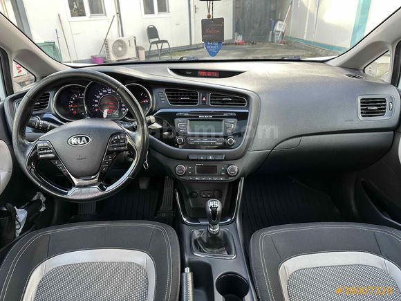 Sahibinden Kia Ceed 1.6 CRDi Concept Plus 2013 Model 