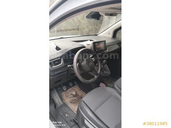 Sahibinden Renault Kangoo 1.5 BlueDCI L2 Equilibre 2024 Model