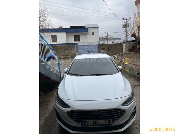 Sahibinden Ford Focus 1.5 TDCi Titanium Stil 2024 Model  9.500 km Beyaz