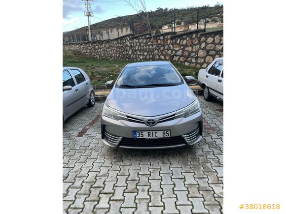 Sahibinden Toyota Corolla 1.33 Life 2017 Model  242.000 km Gri (Gümüş)