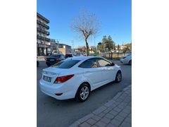 Sahibinden Hyundai Accent Blue 1.4 D-CVVT Mode 2013 Model  165.000 km Beyaz