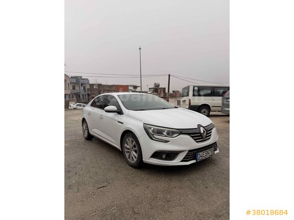 ÖZEL PLAKA HATASIZ TERTEMİZ 2020 MEGANE 1.5 BLUEDCİ TOUCH