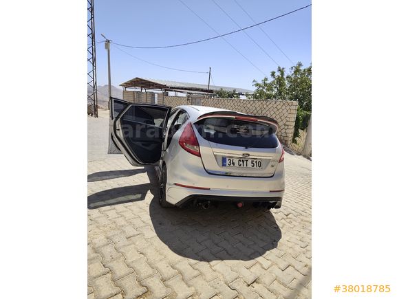 Sahibinden Ford Fiesta 1.4 TDCi Titanium 2011 Model  266.000 km Gri