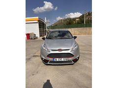 Sahibinden Ford Fiesta 1.4 TDCi Titanium 2011 Model  266.000 km Gri