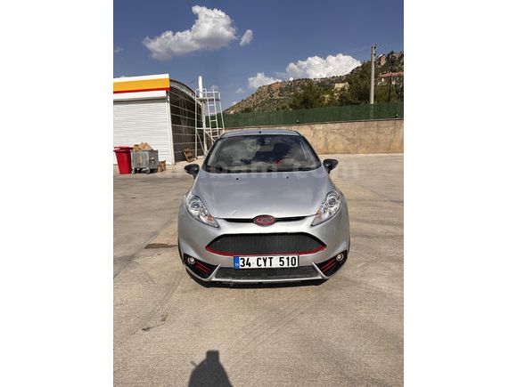 Sahibinden Ford Fiesta 1.4 TDCi Titanium 2011 Model  266.000 km Gri
