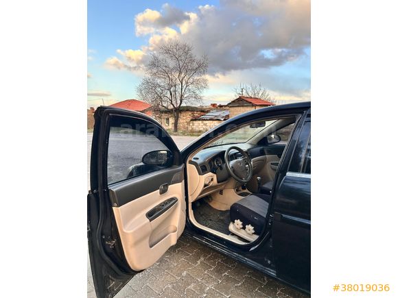 Sahibinden Hyundai Accent Era 1.4 Select 2006 Model  207.000 km Siyah