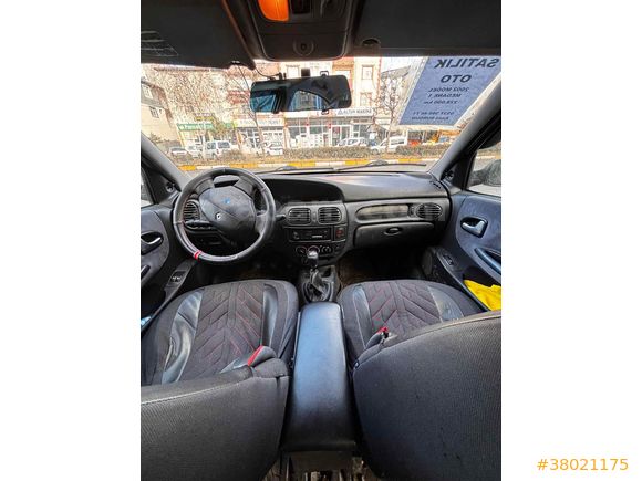 Sahibinden Renault Megane 228 bin km  1.4 motor 2002 Model 