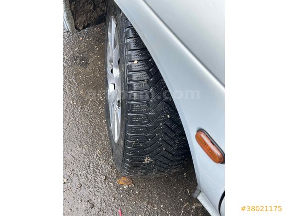 Sahibinden Renault Megane 228 bin km  1.4 motor 2002 Model 