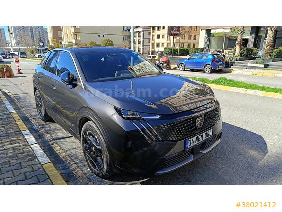 Nev çıkışlı ekstralı Peugeot e-3008 Allure 2025 Model  6.500 km Gri (titanyum)