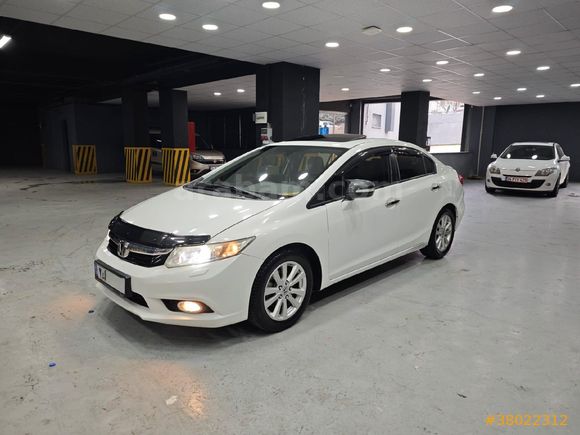 Sahibinden Honda Civic 1.6 Elegance 2012 Model  199.000 km Beyaz